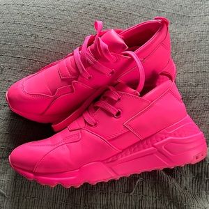 Steve Madden sneakers